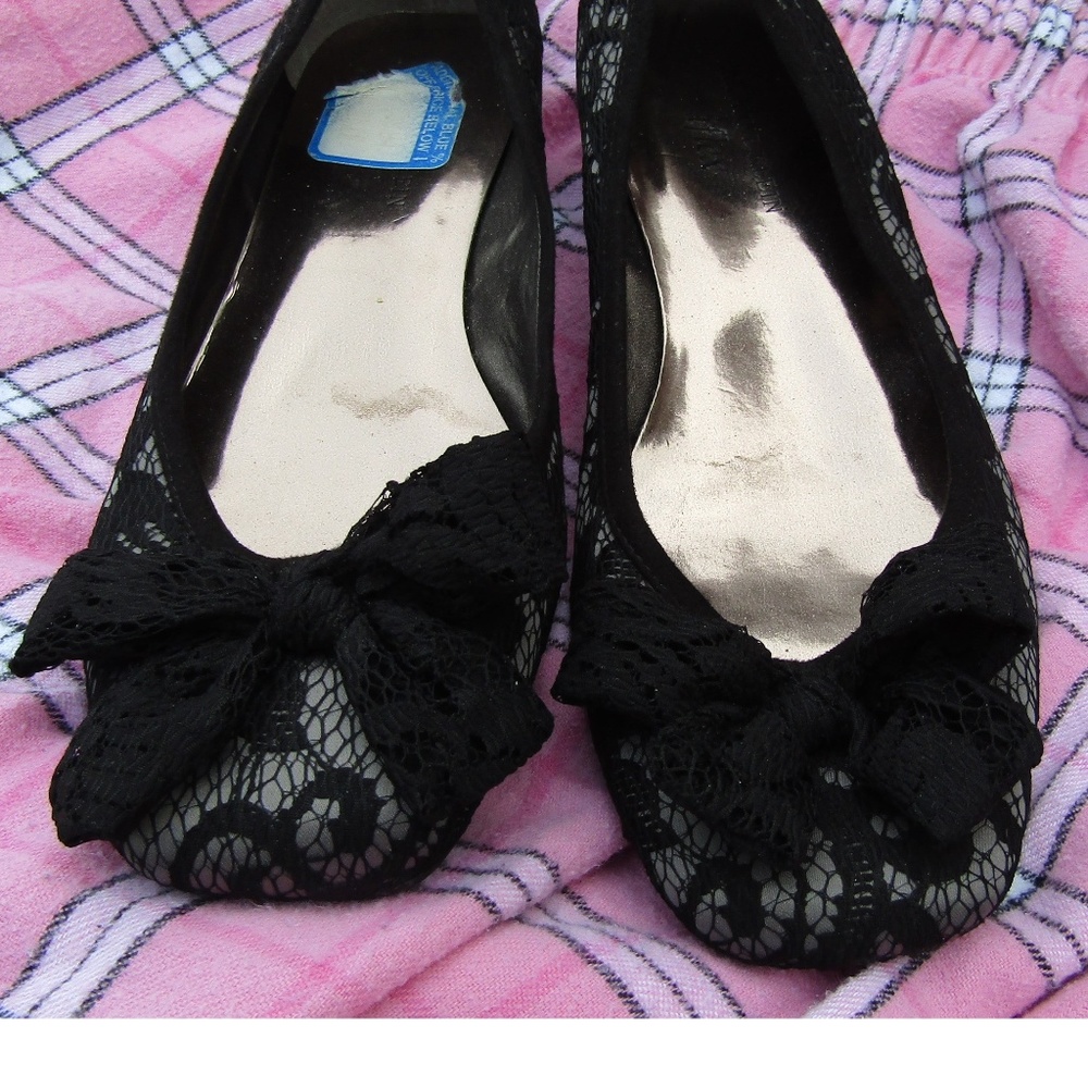Black Lace Low Heels